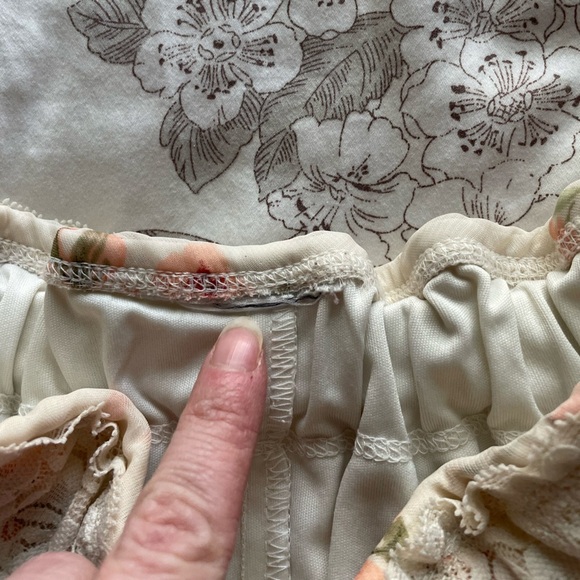Vintage Pull On Cream Floral Asymmetric Slip Skirt Medium Fairycore Coquette - Picture 6 of 8